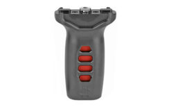 UTG SUPER-SLIM VRTCL FOREGRIP MLOK - Image 3